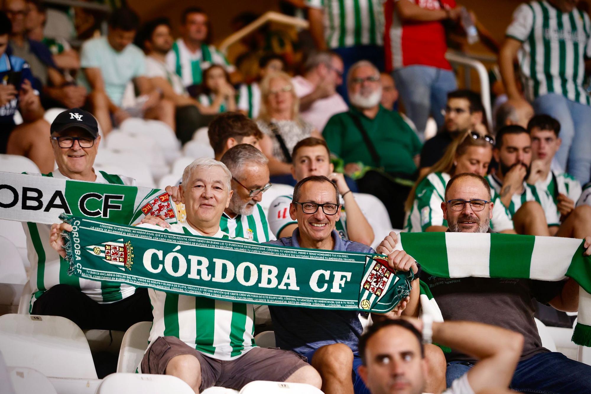 Córdoba CF-Cultural Leonesa | Las imágenes de la afición en El Arcángel