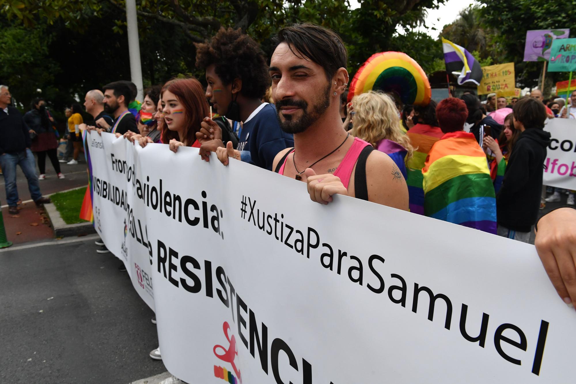 La manifestación del Orgullo LGBT recorre las calles de A Coruña