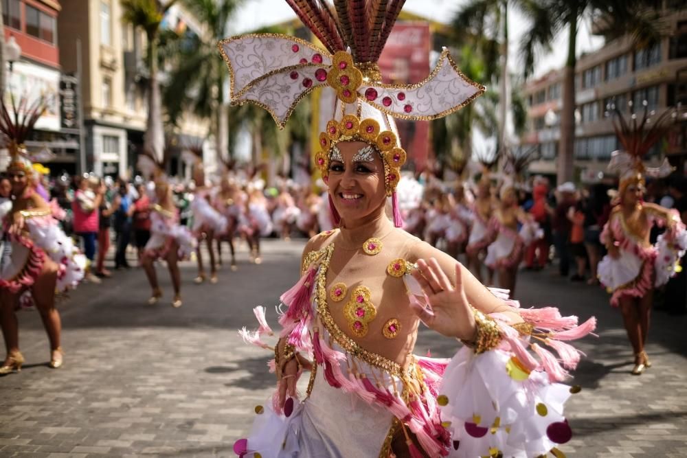 Carnaval de Día del Sábado de Piñata de Santa Cruz