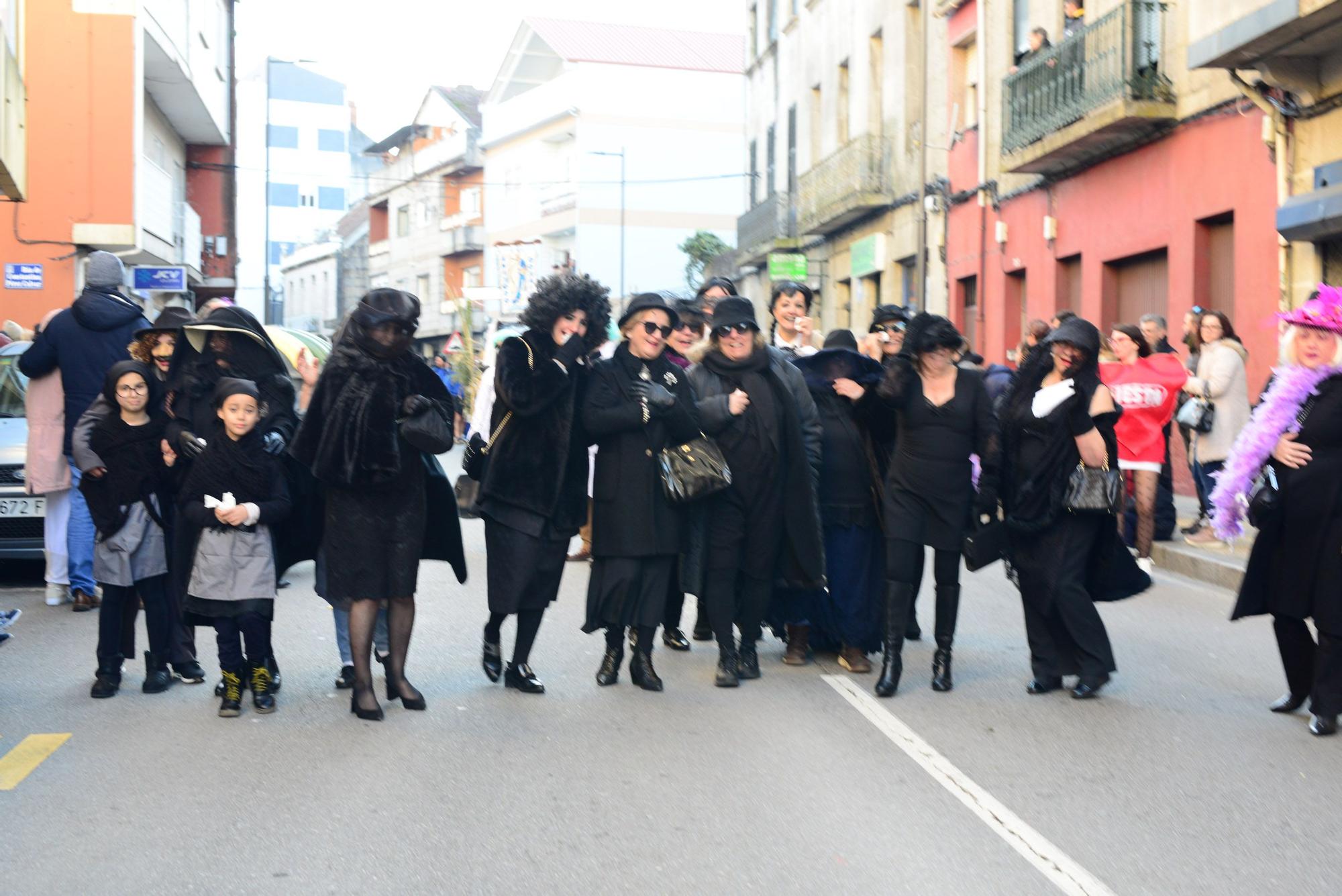 Moaña "llora" el fin del carnaval con el Enterro da Sardiña