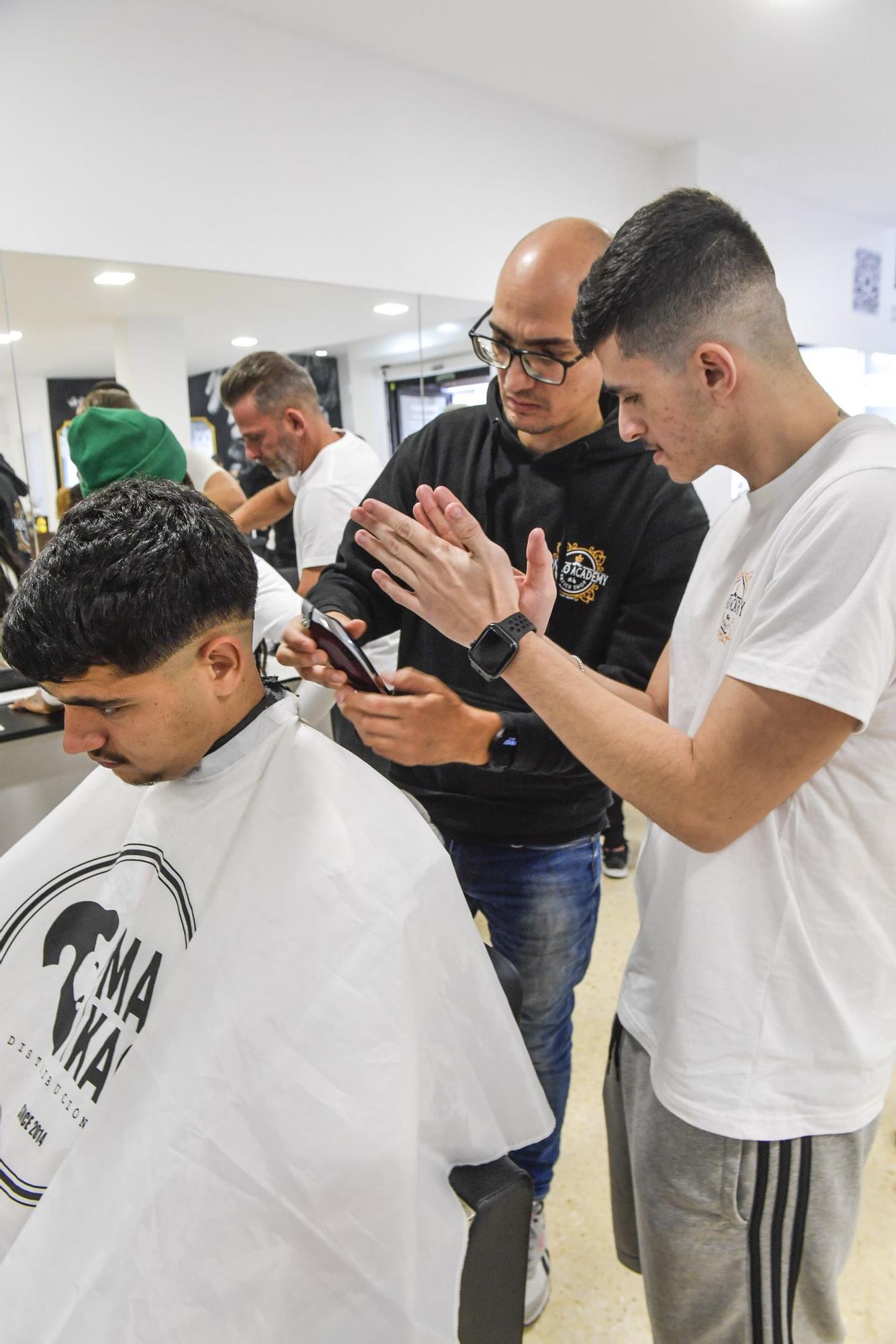 Academia de barbería y peluquería Arnao, en Telde