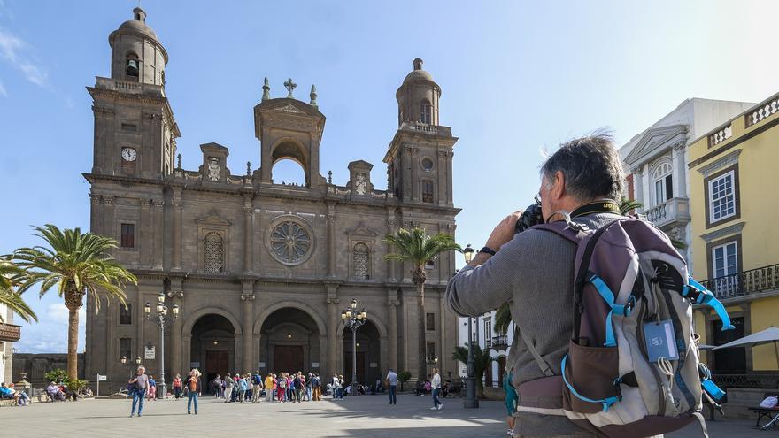 Los turistas alojados en la capital crecen un 11% durante la primera mitad del año