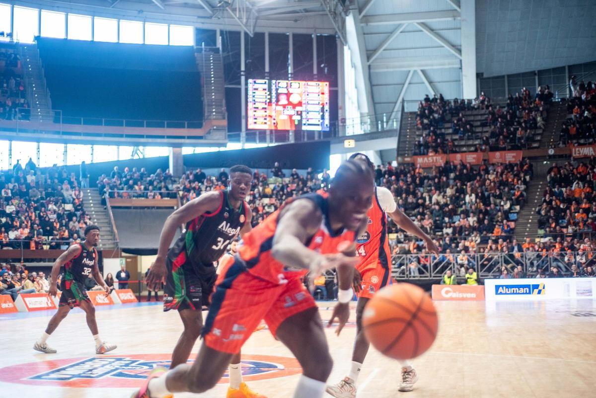 El Leyma arrolla al Cantabria (102 - 67)