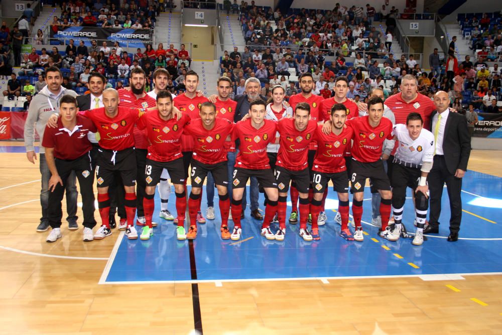 El Palma homenajea al Mallorca ganando al Barcelona