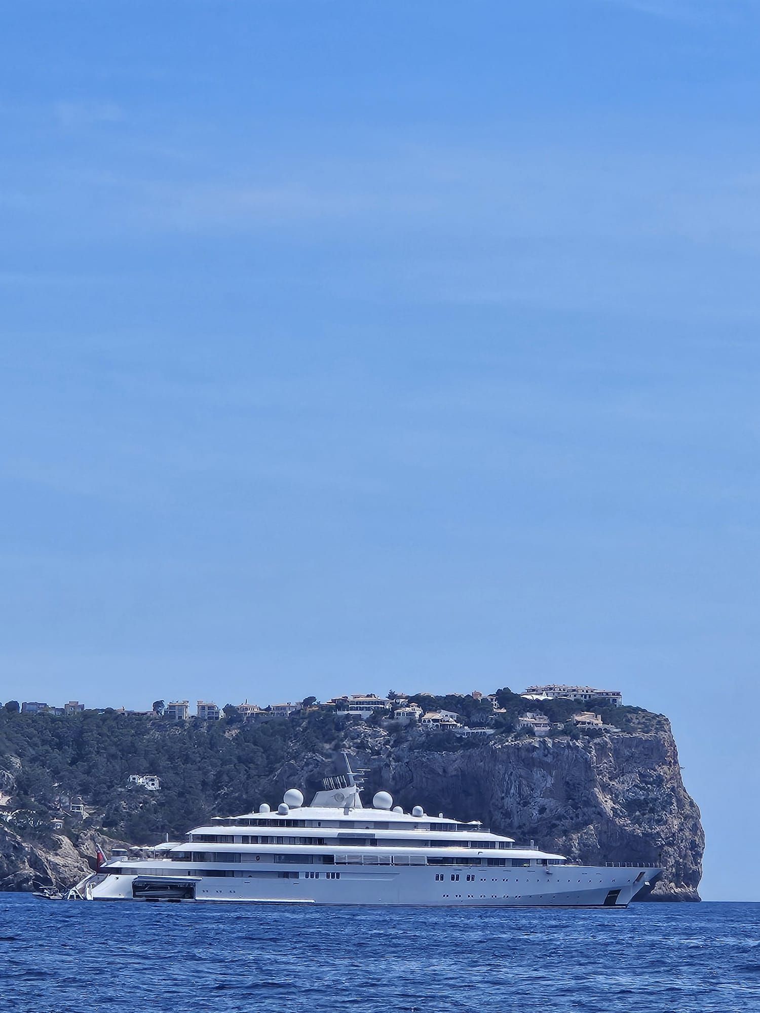Yates en Mallorca: Las fotos de la llegada a a la isla del megayate Golden Odyssey