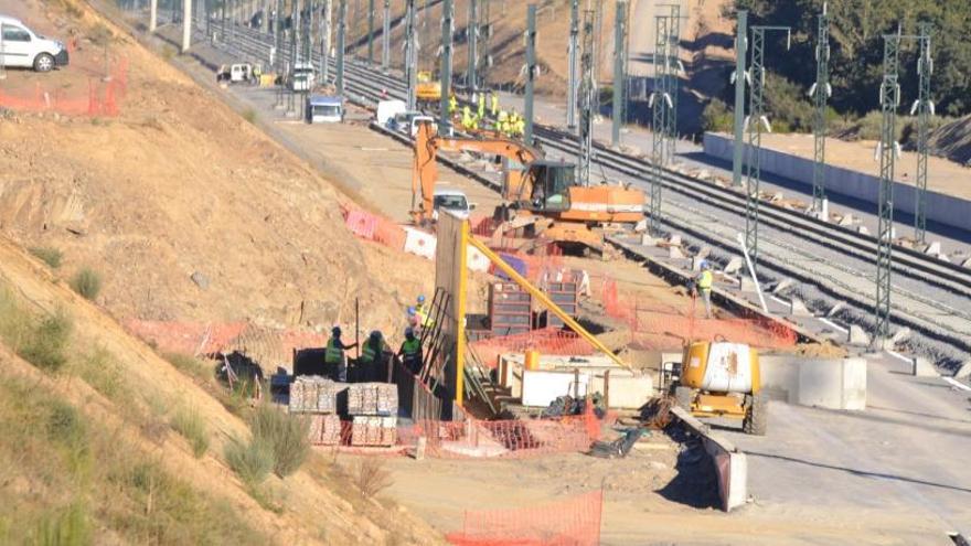 Estación del AVE de Otero de Sanabria, en fase de construcción.