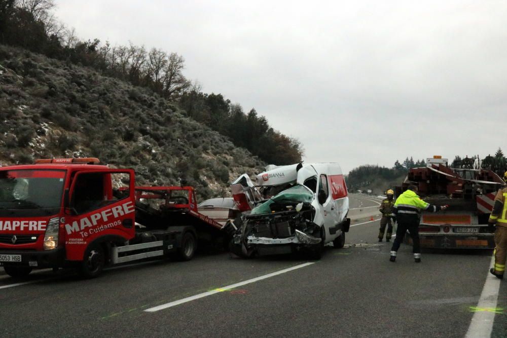 Accident múltiple de trànsit a l'Eix Transversal a Espinelves