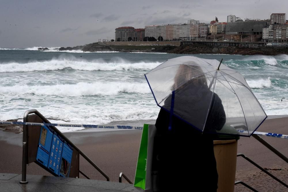 El viernes se activará la alerta roja por olas de hasta 8 metros.