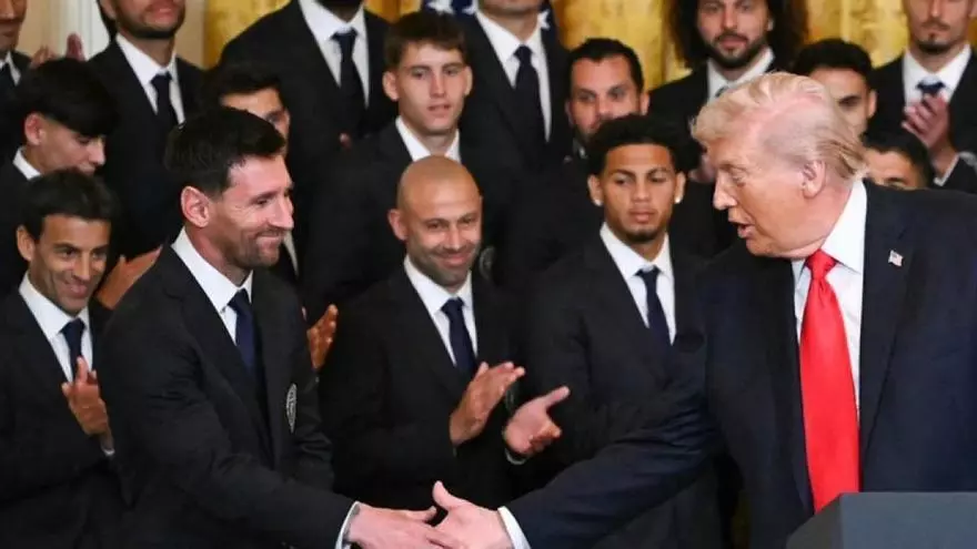Una imagen para la historia: así fue el esperado encuentro entre Messi y Trump en la Casa Blanca