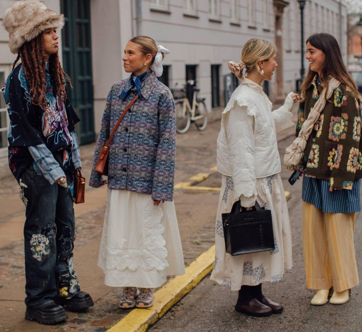 Looks con faldas midi vistos en el 'street style' de Copenhague
