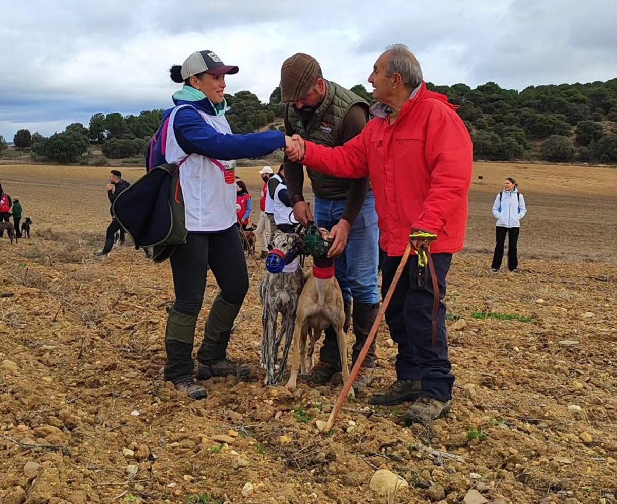 Las liebres cumplieron en la primera jornada