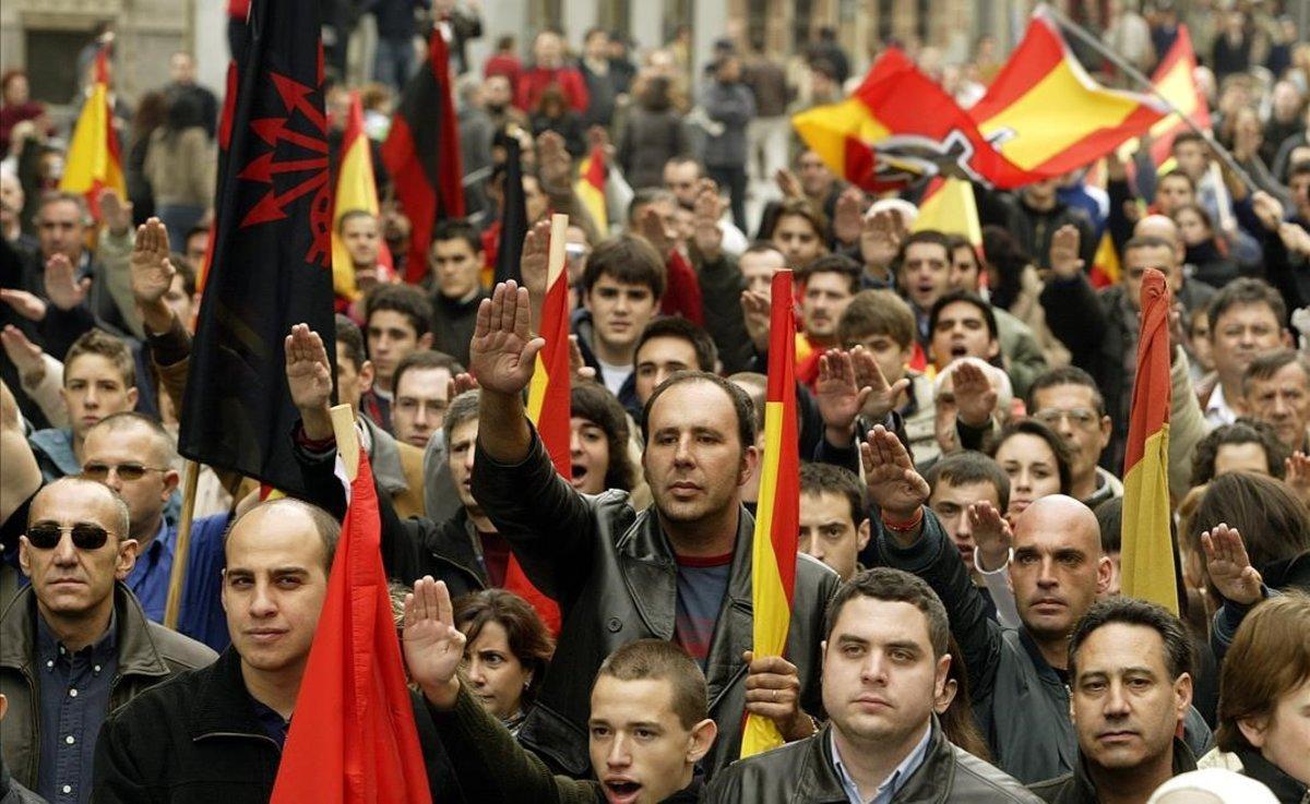 La Falange se manifiesta contra el Estatut en Madrid, el 19 de noviembre del 2005.