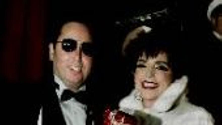 Liza Minelli y su marido anulan una fiesta por miedo al conflicto bélico