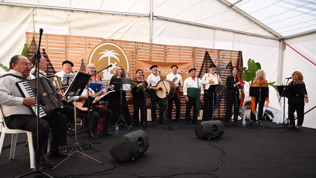 Actuación del grupo Son das Corvaceiras, que mañana abrirá las Xornadas Musicais en San Roque.