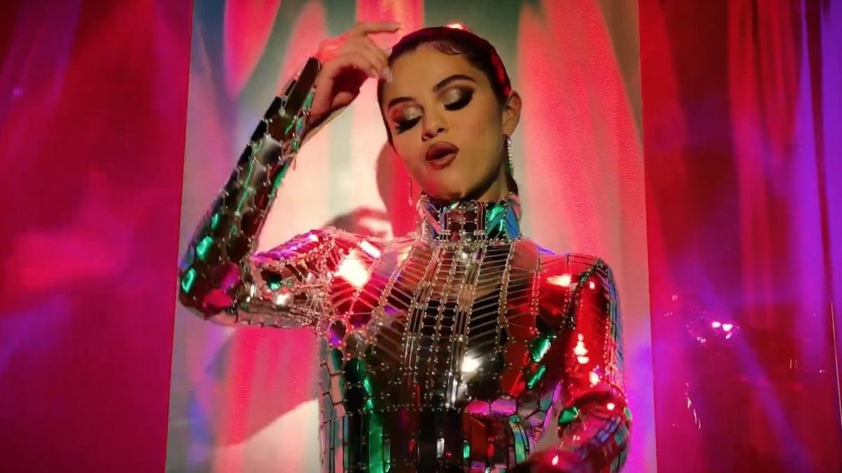 Selena Gomez en el nuevo vídeo de 'Look at her now'
