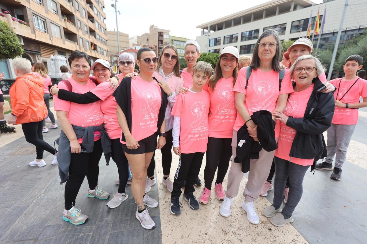 Las imágenes de la Marcha contra el Cáncer de Mama en Almassora
