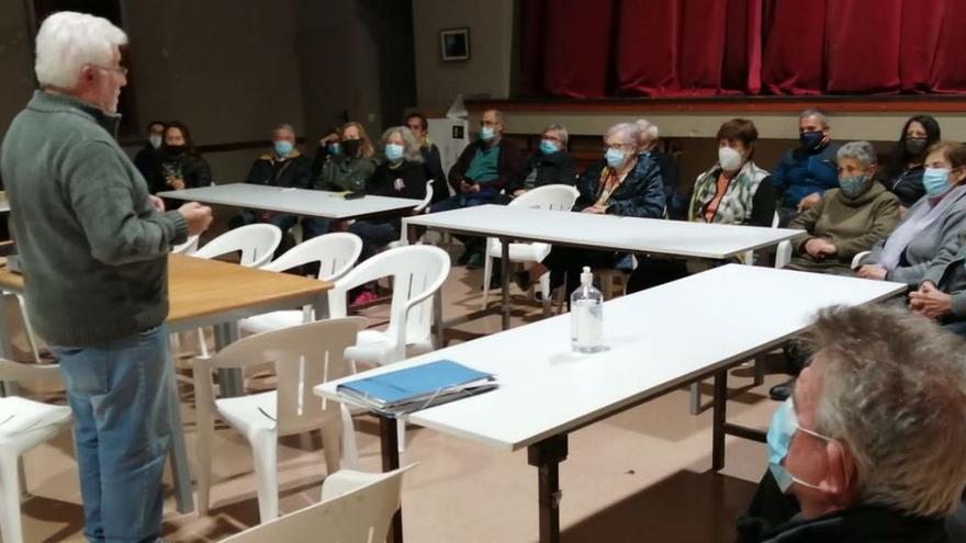 L’alcalde de Biure presenta als veïns l’estudi botànic