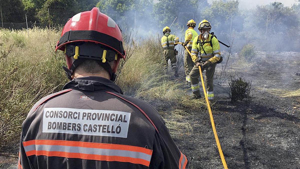 Los bomberos del Consorcio Provincial, en una de sus actuaciones.