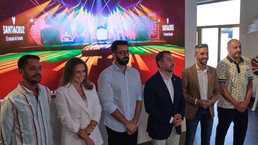 Fotografía de familia de la renovada organización del Carnaval 2024