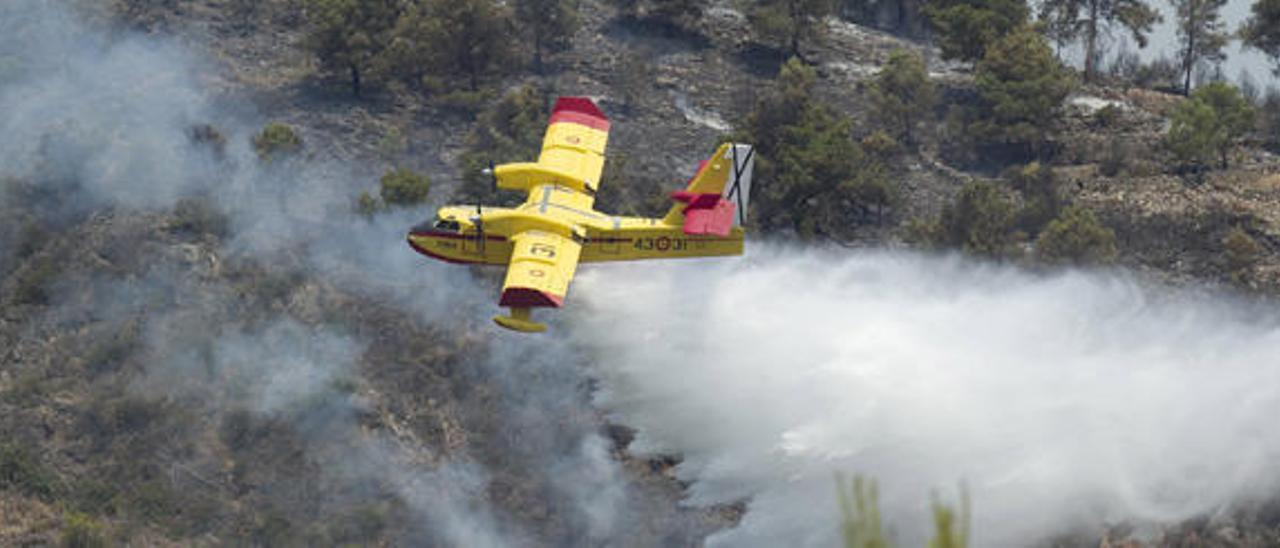 Air Nostrum e Inaer negocian una UTE para el contrato de extinción de fuegos de la Generalitat