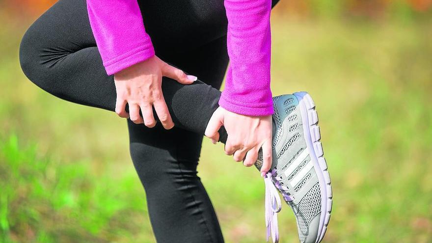 Las dolencias más comunes son dolor en el tobillo, en la planta, empeine y arco interno del pie. FREEPIK