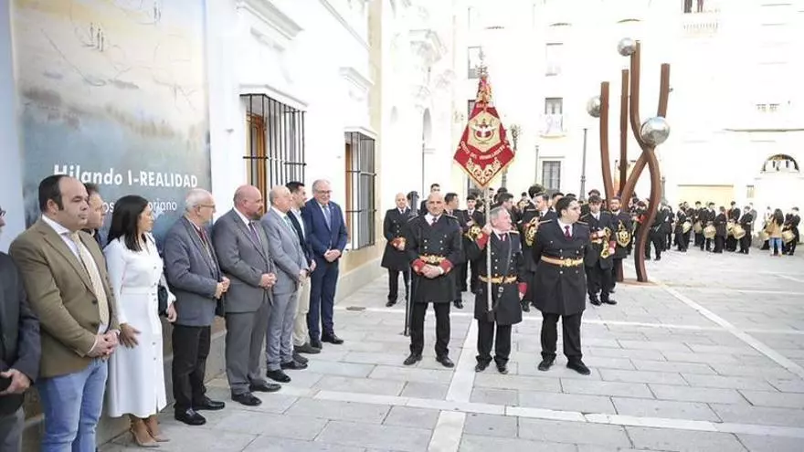 La Semana Santa de Cáceres se presenta oficialmente en la Asamblea de Extremadura en Mérida para reivindicar su valor cultural