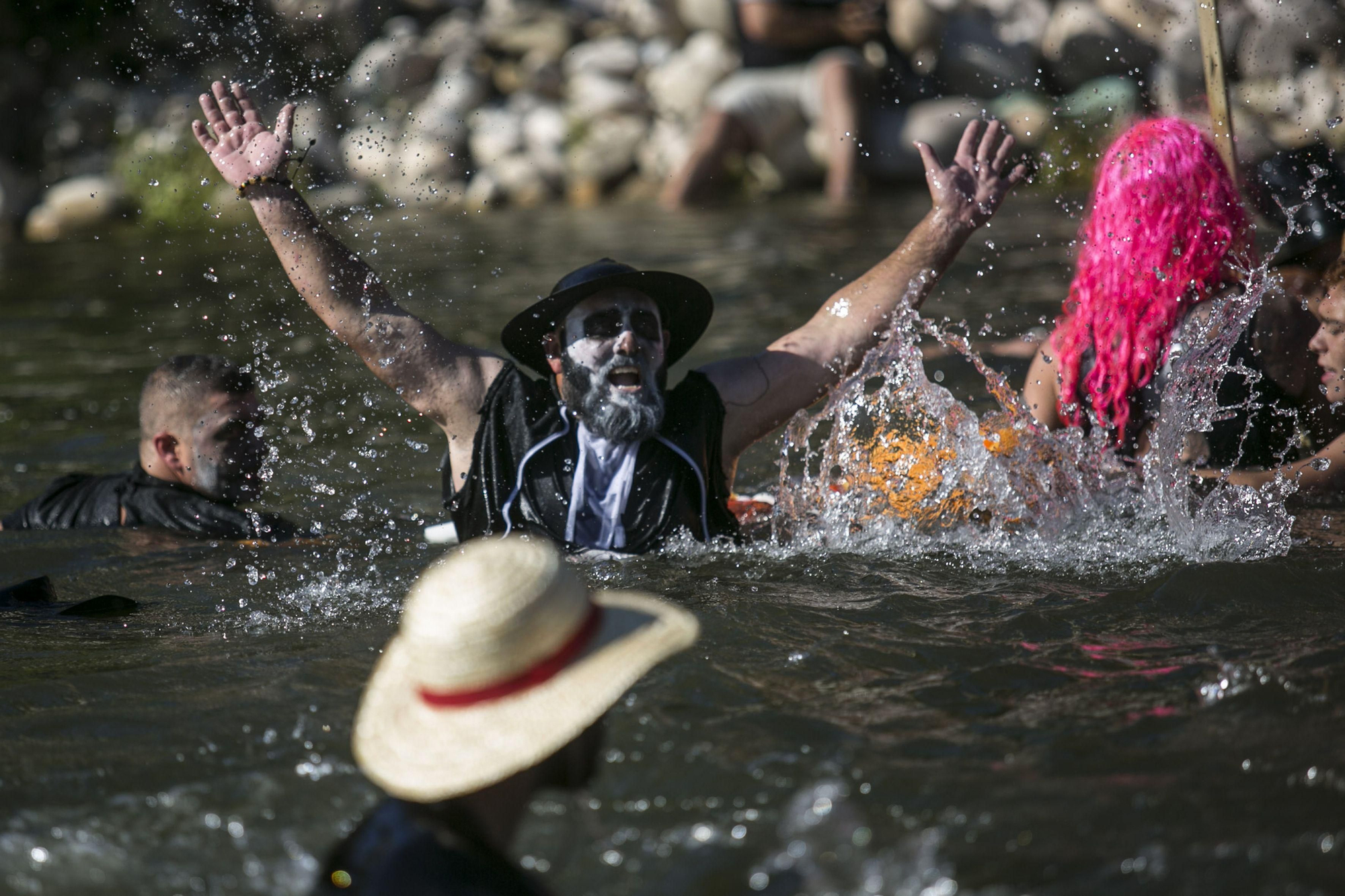 ¿Ganas de fiesta? Así fue el Descenso Folklórico del Nalón de 2019, el último que se celebró... hasta este sábado