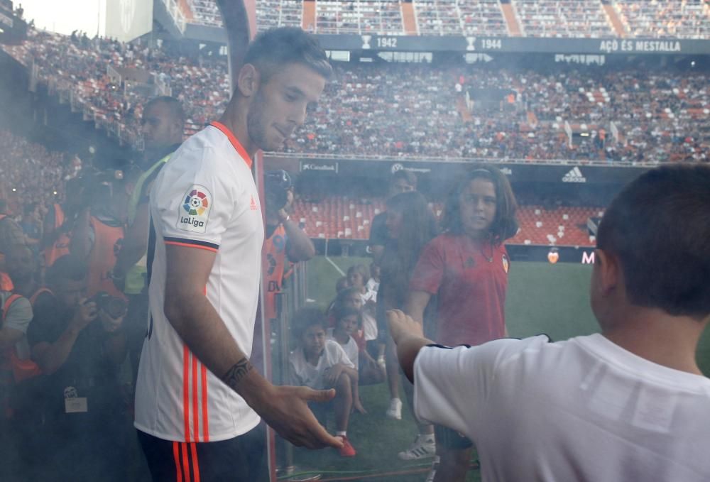 Todas las imágenes de la presentación del Valencia 2016/17