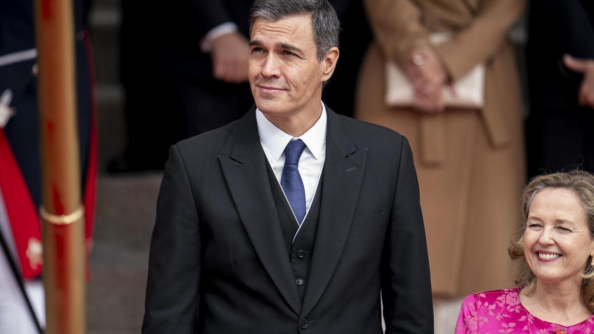 El presidente del Gobierno en funciones, Pedro Sánchez, en la tribuna del acto de jura de la Constitución de la princesa Leonor ante las Cortes Generales.