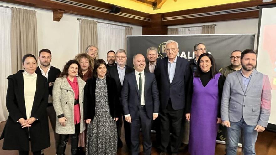 Regades, con asistentes a su charla de Galicia Foro Empresarial.