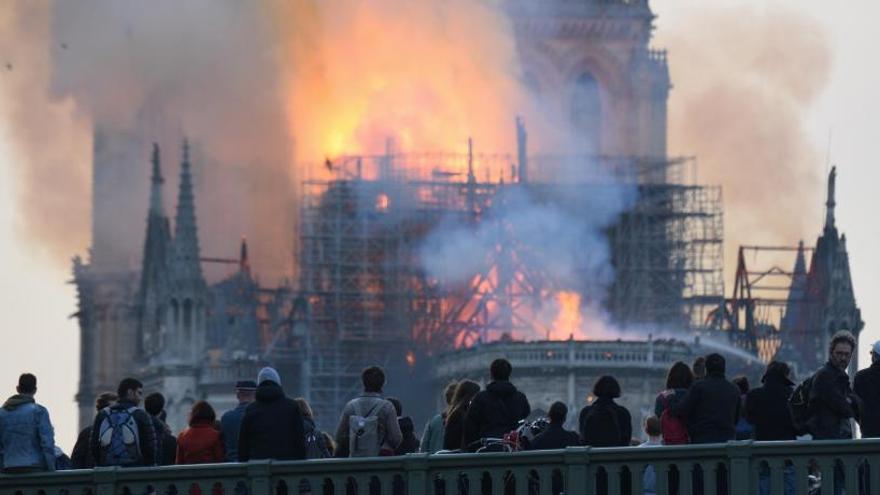 Una imagen de Notre Dame, ayer durante el incendio