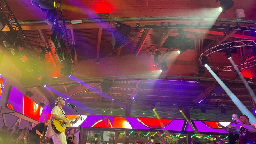 Oimara feiert Ballermann-Debüt im Bierkönig – voller Club trotz Mia Julia im Megapark