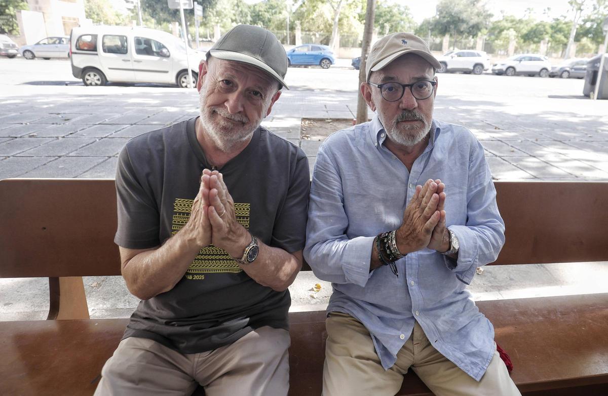 Los dos integrantes de Ossifar, preparados para su actuación en Son Fusteret