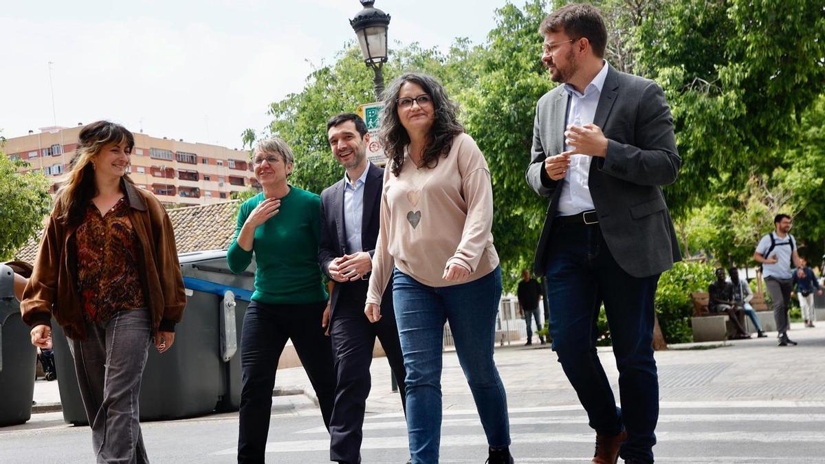Beamud, Robles, Bustinduy, Oltra y López a su llegada a la sede de Orriols Con-vive