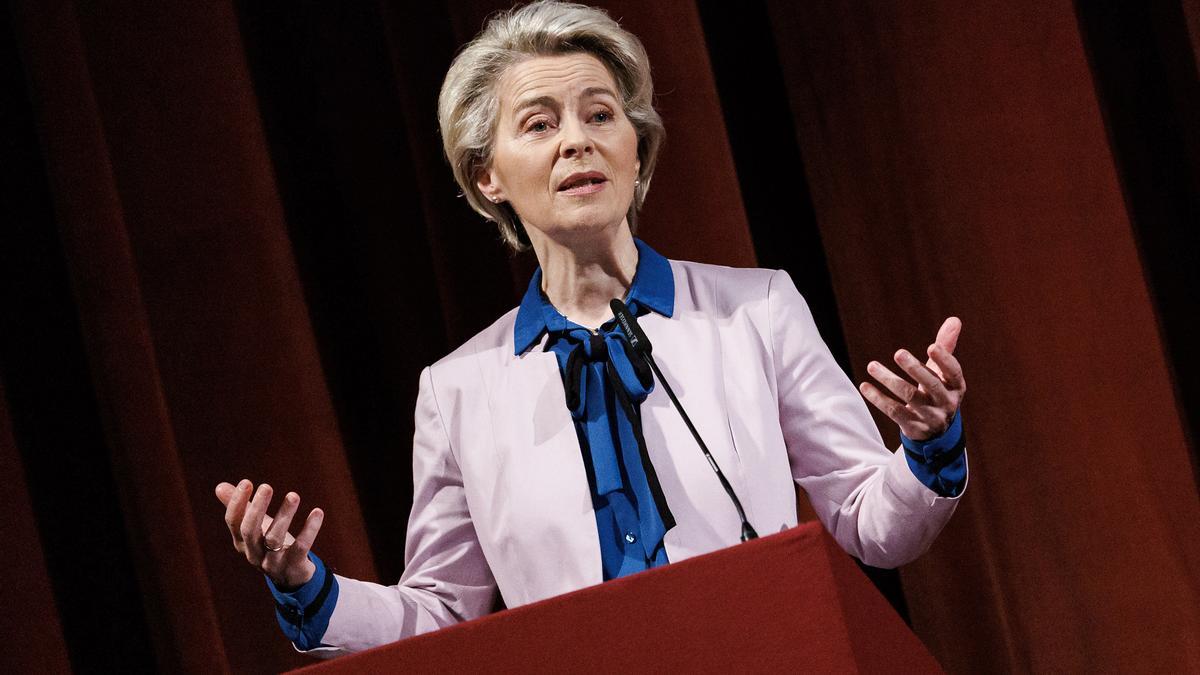 Archivo - La presidenta de la Comisión Europea, Ursula von der Leyen, durante un acto en la capital de Italia, Roma