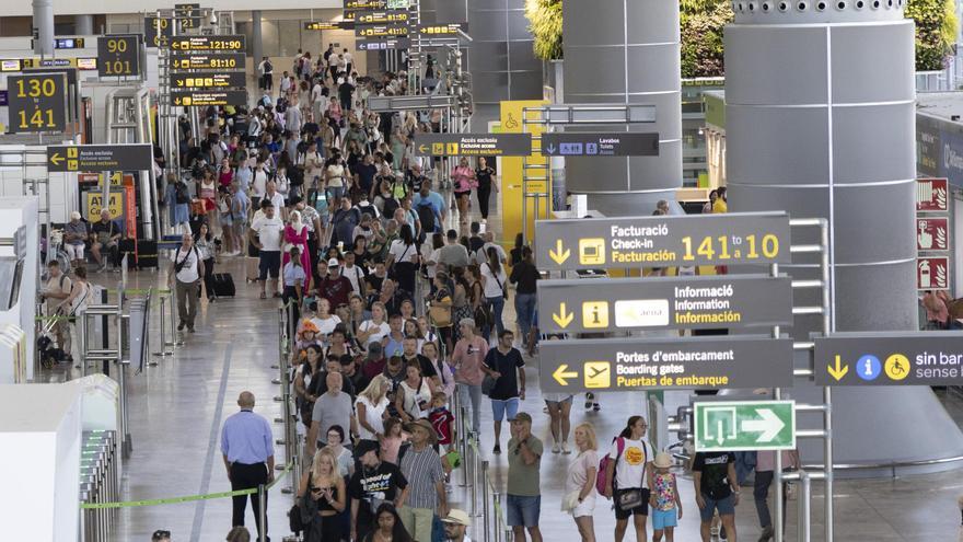 Dualidad en Alicante: la economía crece, pero sin que llegue a las familias y las pymes