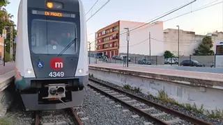 El metro vuelve a rodar en la zona cero de la dana