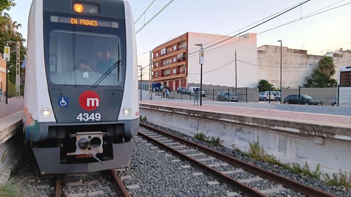 El convoy en pruebas durante la tarde de este miércoles
