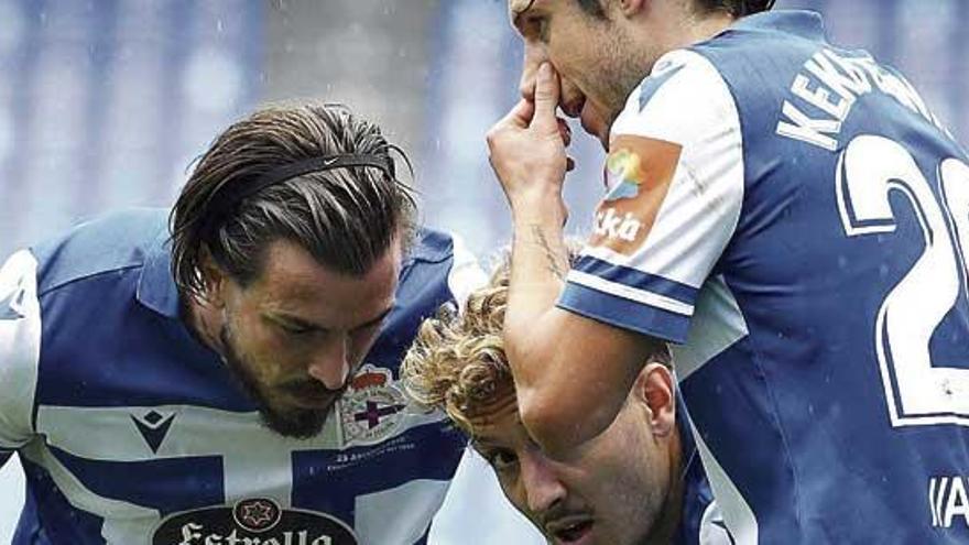 Héctor, Borja Galán y Keko, en el partido contra el Coruxo.