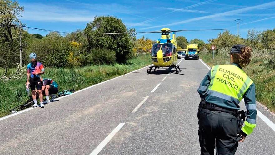 Heridos tres ciclistas tras colisionar contra un corzo en Calvos de Randín