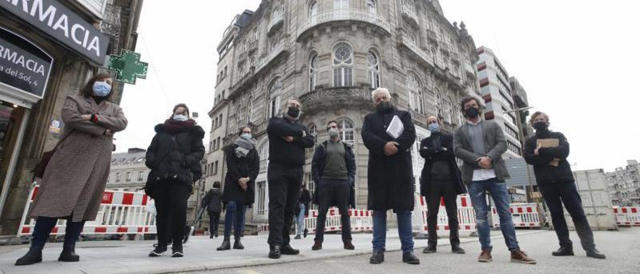 La Escuela de  Artes y Oficios
Una de las joyas arquitectónicas más conocidas de Michel Pacewicz, dedicada además a un fin público que permite apreciarla también por dentro, es el edificio de la Escuela Municipal de Artes y Oficios (EMAO). El inmueble se proyectó a finales del siglo XIX por encargo de José García Barbón, quien quiso consagrarlo a la docencia. Destaca por su estética ecléctica y decoración neomedieval. | ELI REGUEIRA