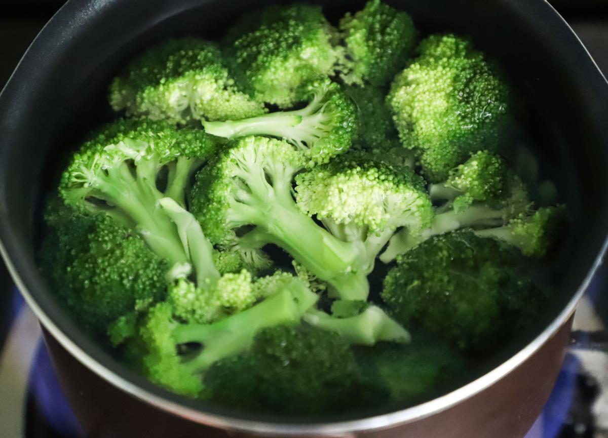 La sopa de brócoli es perfecta para perder esos kilos de más antes de las navidades.