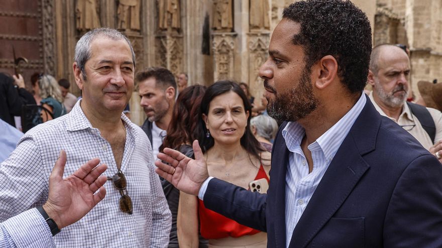 Barrera acompaña a Garriga en su visita a València.