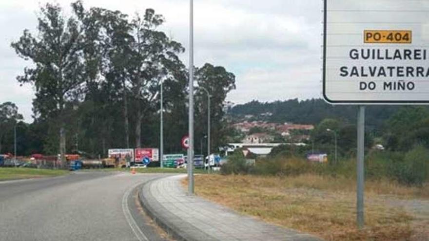 Imagen de la rotonda, con las obras al fondo. // FdV