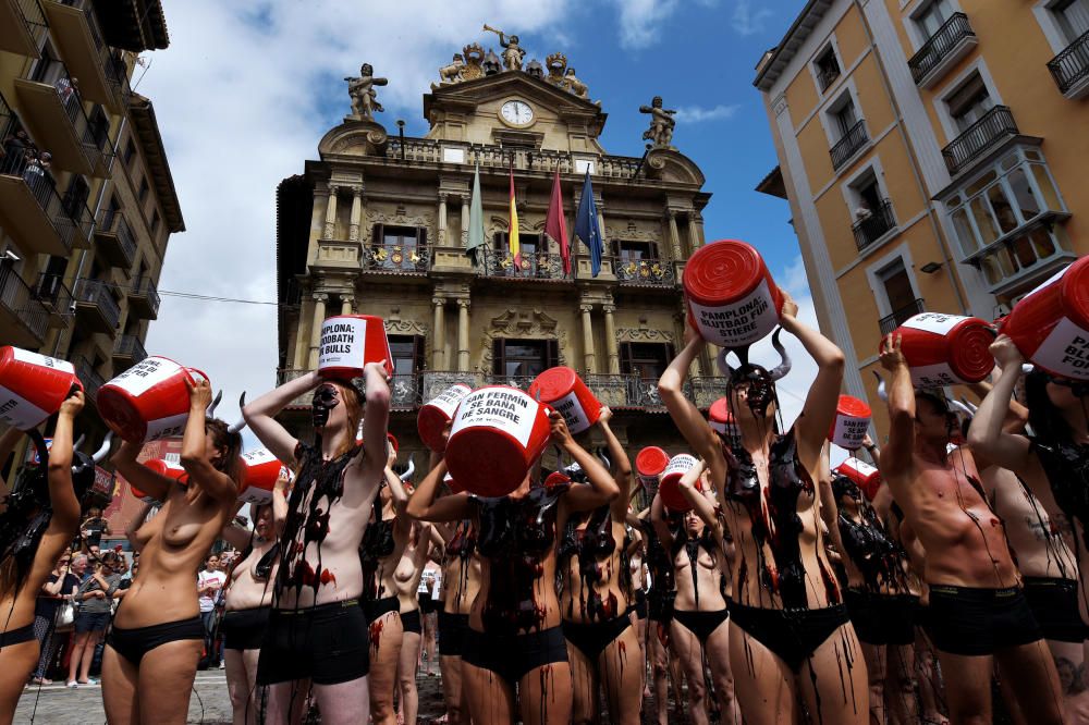 Protesta contra el maltractament animal als Sanfermines de Pamplona