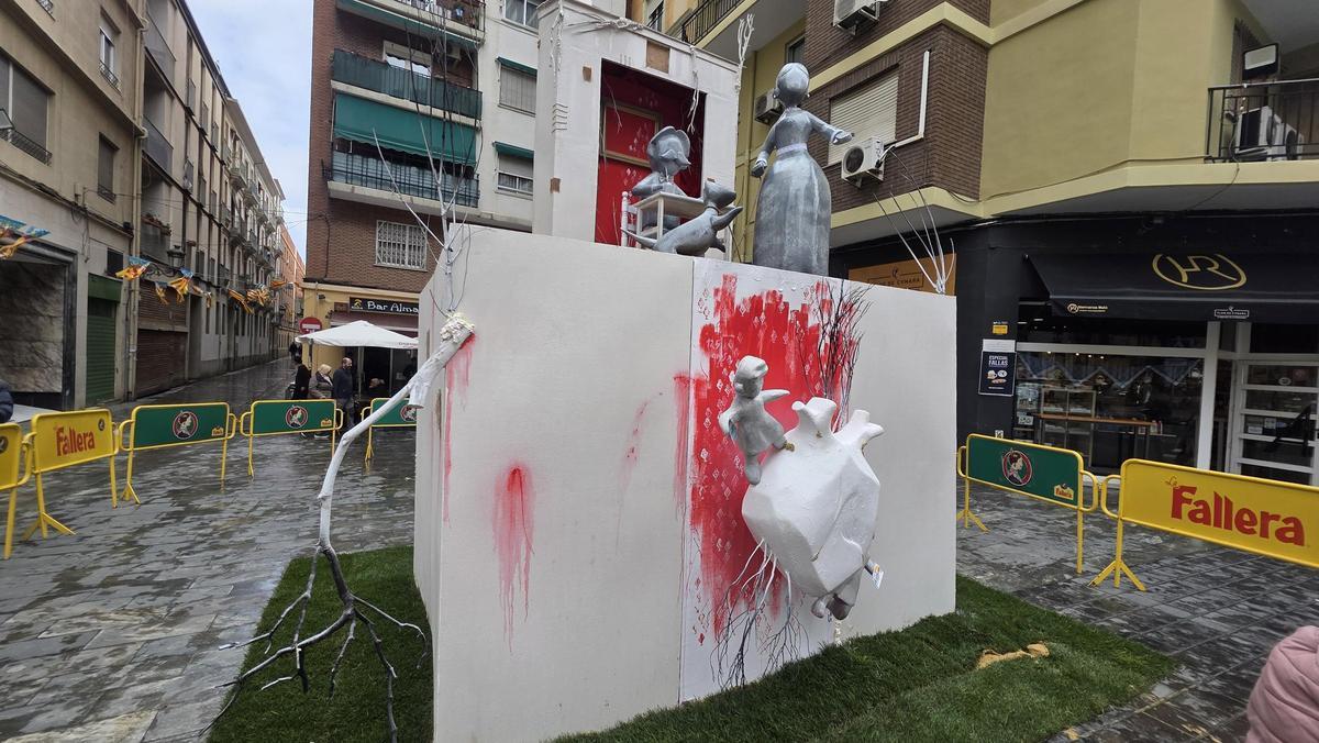 La falla Triador reprodujo este año su falla de 1900, con un gran "cadafal"