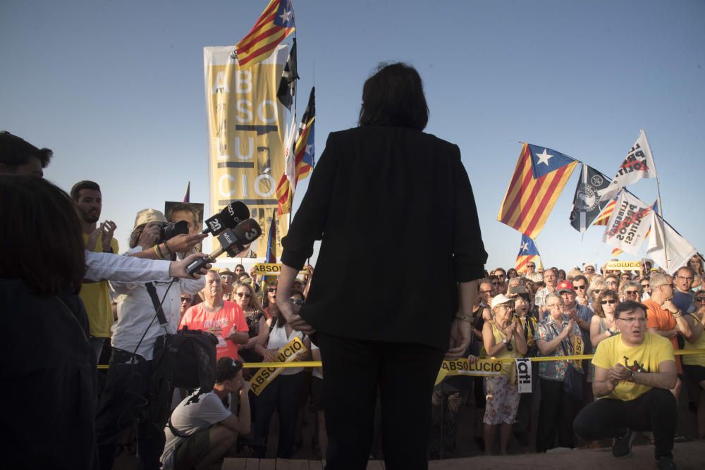 Mig miler de persones diuen el primer «bona nit» a