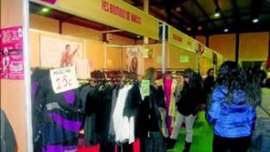 Asemce cree que el mercadillo y la feria &quot;animaron&quot; las rebajas