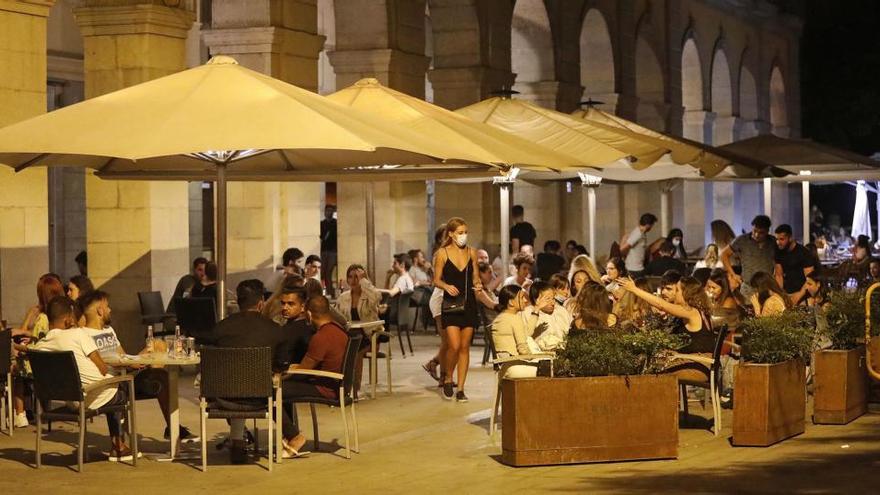 L&#039;oci nocturn es mostra a favor del toc de queda si es reobre la restauració