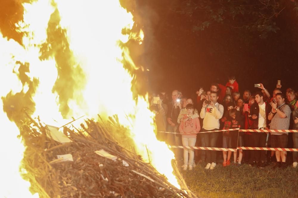 Trasona y Avilés celebran la noche más corta